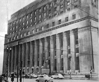 Photograph of the Federal Building in St. Louis after the Smoke Ordinance was passed in 1937.