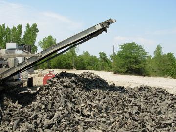 Scrap tires being shredded at the Bishop Tire Site, 2006